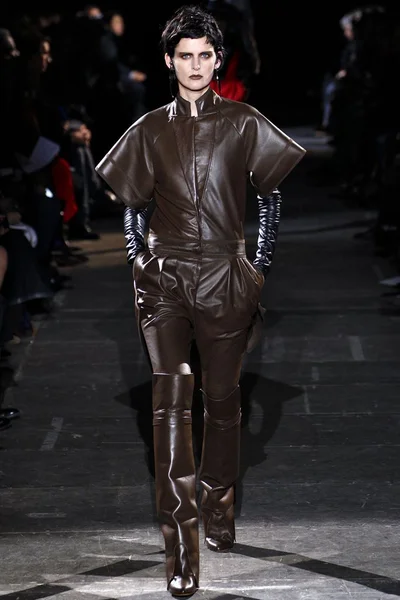 Look 23